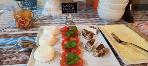 Grotto's Paradise B&B, 