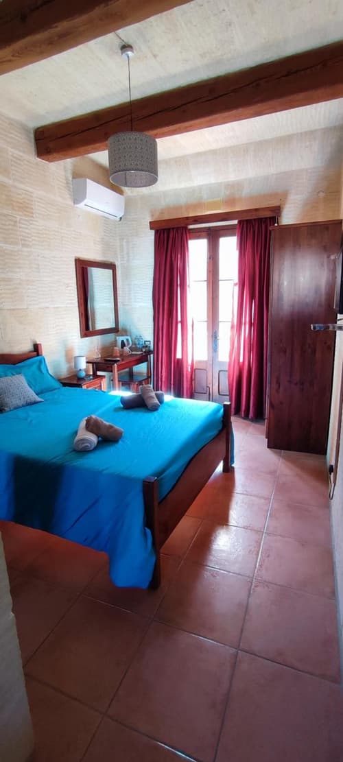 Grotto's Paradise B&B, 