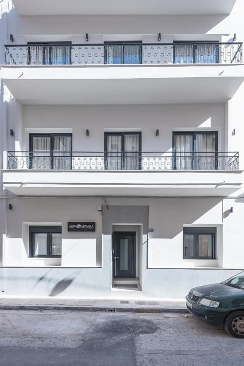 The Asprogeraka - self check-in rooms, 