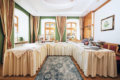 Hotel & Restaurant Waldschloss, 