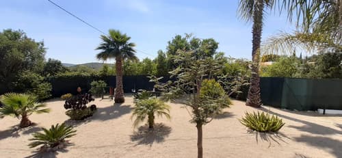 ApraHouseLoule Guesthouse, 