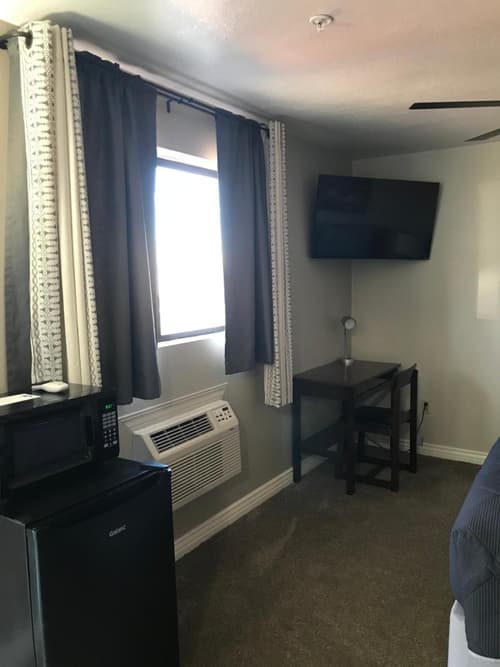 Red Rock Motel and Dam Motel, 