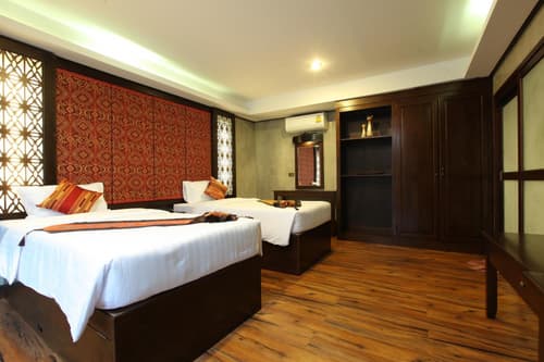 Ibiza House Phi Phi, 