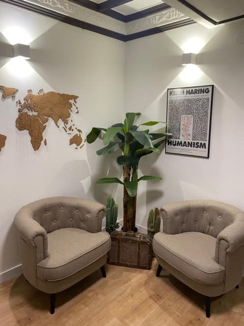 Happy Hostal Carrales, 