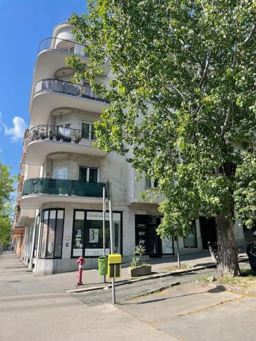 Heart & Cherry Residency, 