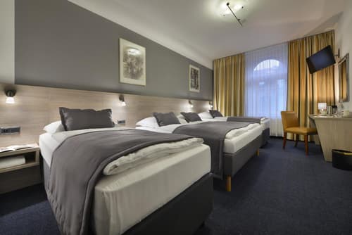 Prague Season Hotel, 