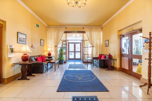 The Royal Hotel, 