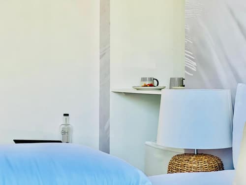 Canaryislandshost l Room, 