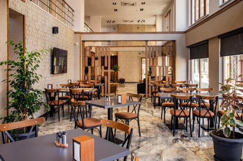 Grand Business Hotel, 