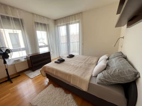 King's Court Apartments – City centre - garage, 