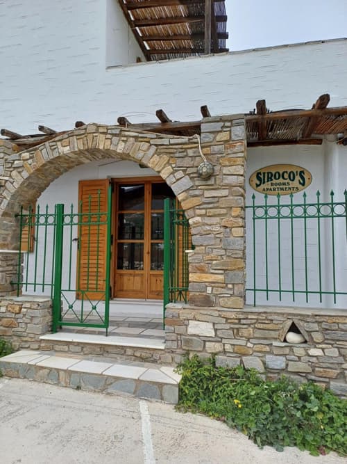 Siroco's Rooms And Studios, 