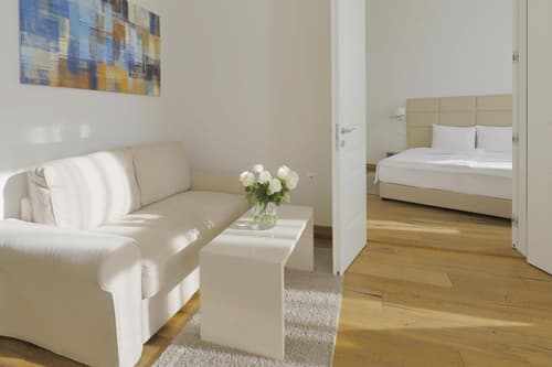 Lanterna Rooms City Center, 