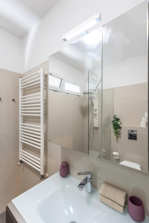 Gems of Budapest - Ruby Unit, 