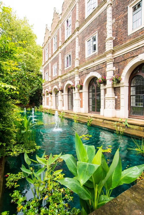 Safestay London Kensington Holland Park, 