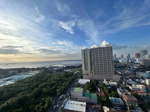 Condo with Bayview in Manila (along Roxas Boulevard), 