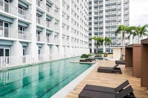 Condo with Bayview in Manila (along Roxas Boulevard), 