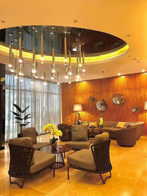 E & R Staycation Condotel near Mall of Asia, 