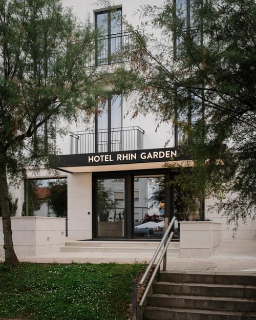 Hotel Rhin Garden, 