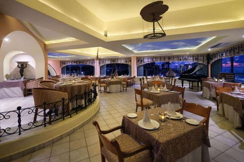 Wyndham Grand Cancun All Inclusive Resort & Villas, 