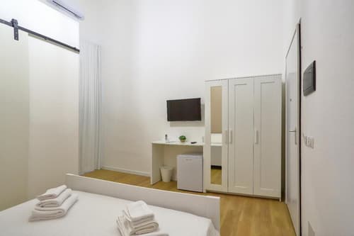 Elegante matrimoniale clemente house catania centro, 