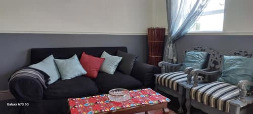 Happy Home Woodstock Apartment, 