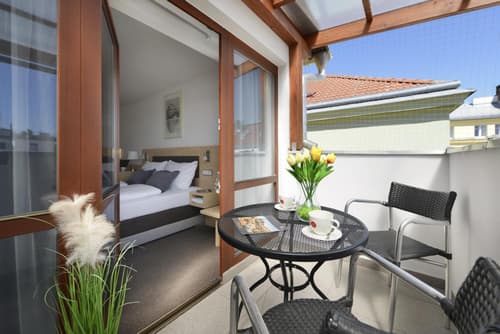 Prague Season Hotel, 