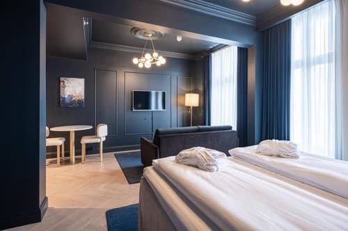 The Villa Apartments, 