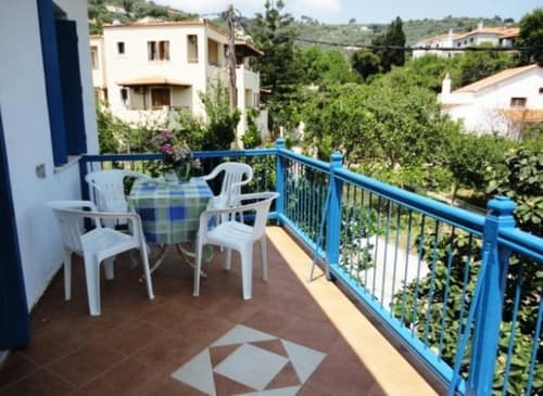 Smile Stella Studios, 