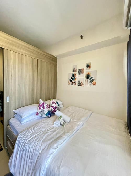 Fame Residence Retreat Cozy 1BR with Balcony, 