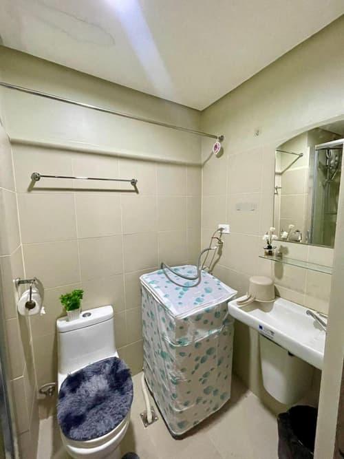 Fame Residence Retreat Cozy 1BR with Balcony, 