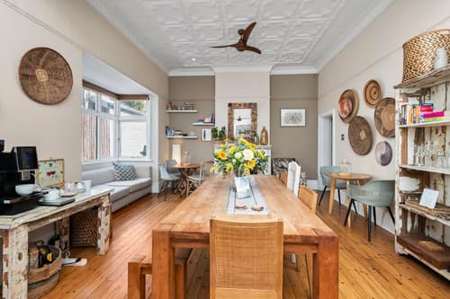 Antrim Villa by Totalstay, 