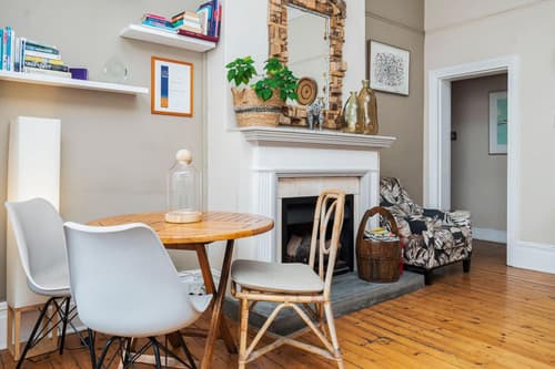 Antrim Villa by Totalstay, 