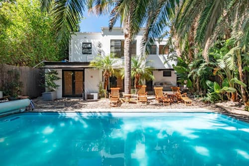 Antrim Villa by Totalstay, 