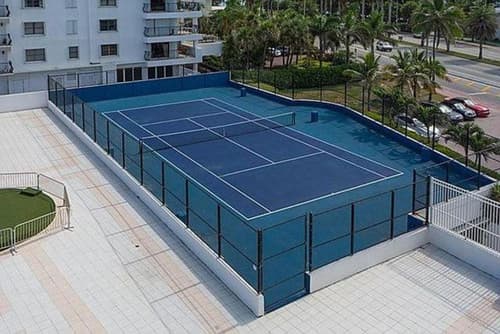 Castle Beach Club Apartments, 