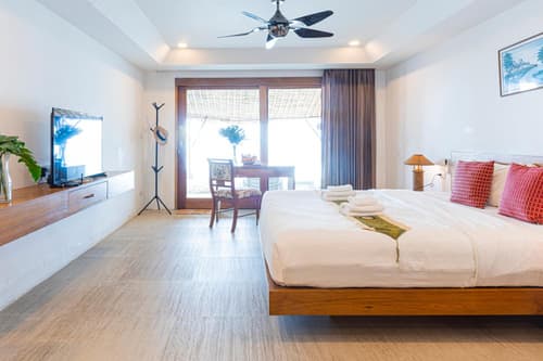 Lipa Lodge Beach Resort, 