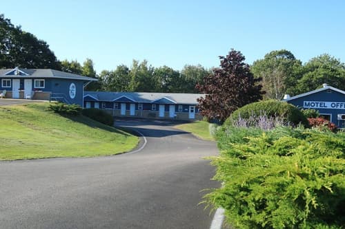 Coastal Inn - Kingfisher, 