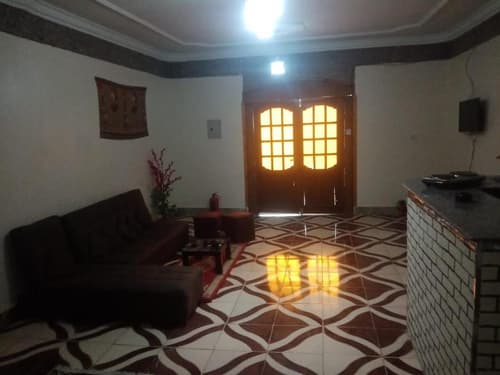 Secret of the pyramids house, 