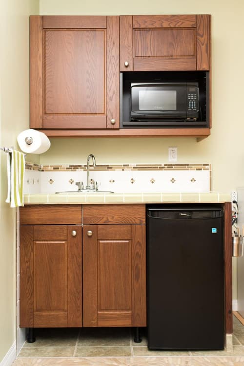 Madeira Park Oceanview Suites, 