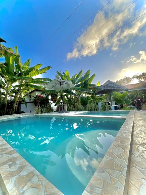 Zanzllywood Hotel and Apartments, 