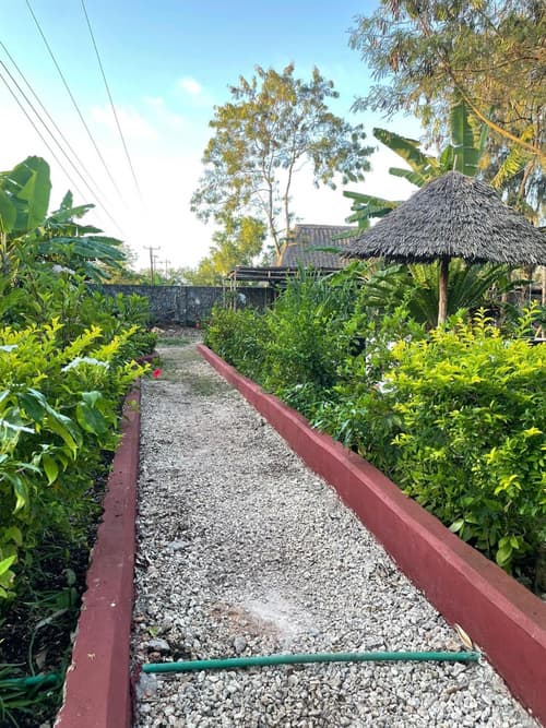 Zanzllywood Hotel and Apartments, 