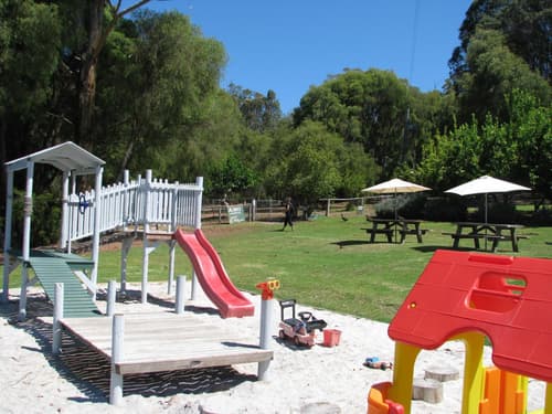 Pemberton Lake View Chalets, 