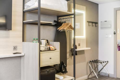 Premier Inn Abu Dhabi Capital Centre, 