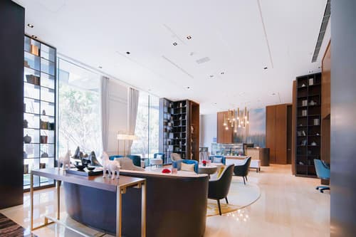 LJZ Supreme Tower Hotel, 