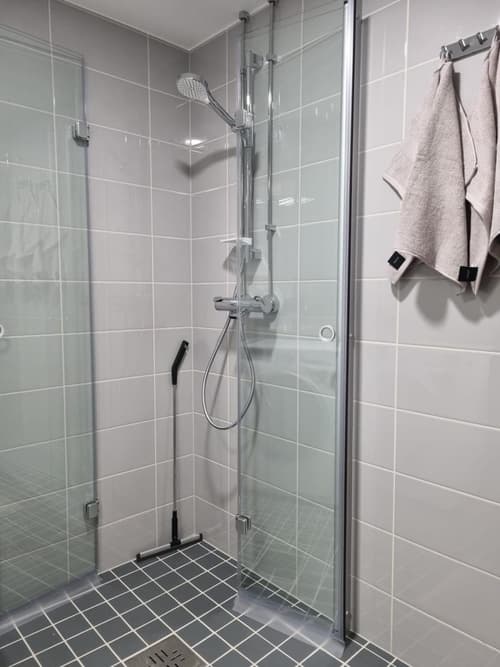 Stylish two-bedroom apartment with balcony & great views, 