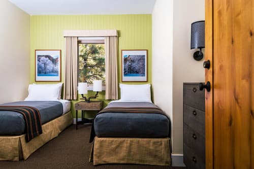 Rush Creek Lodge at Yosemite, 