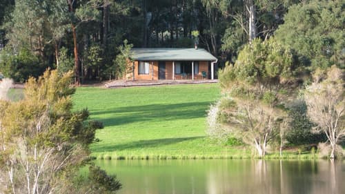 Pemberton Lake View Chalets, 