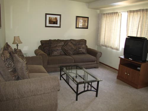 Kern Riverfront Lodge, 