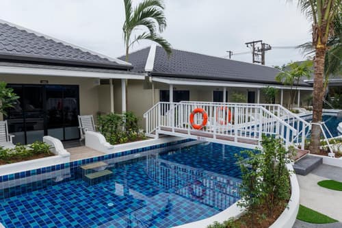 Tuana Hotels Brook Pool Access, 