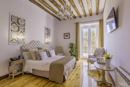 Oriente Palace Apartments, 