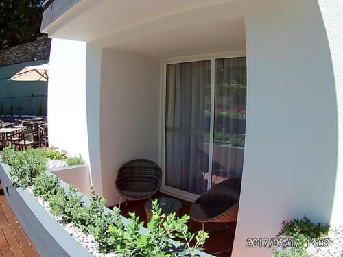 Santa Cruz Village Hotel, 